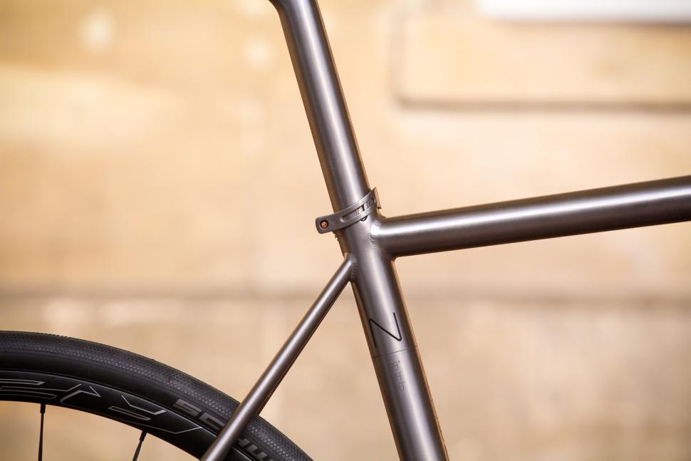 J Guillem Orient - seat tube junction.jpg