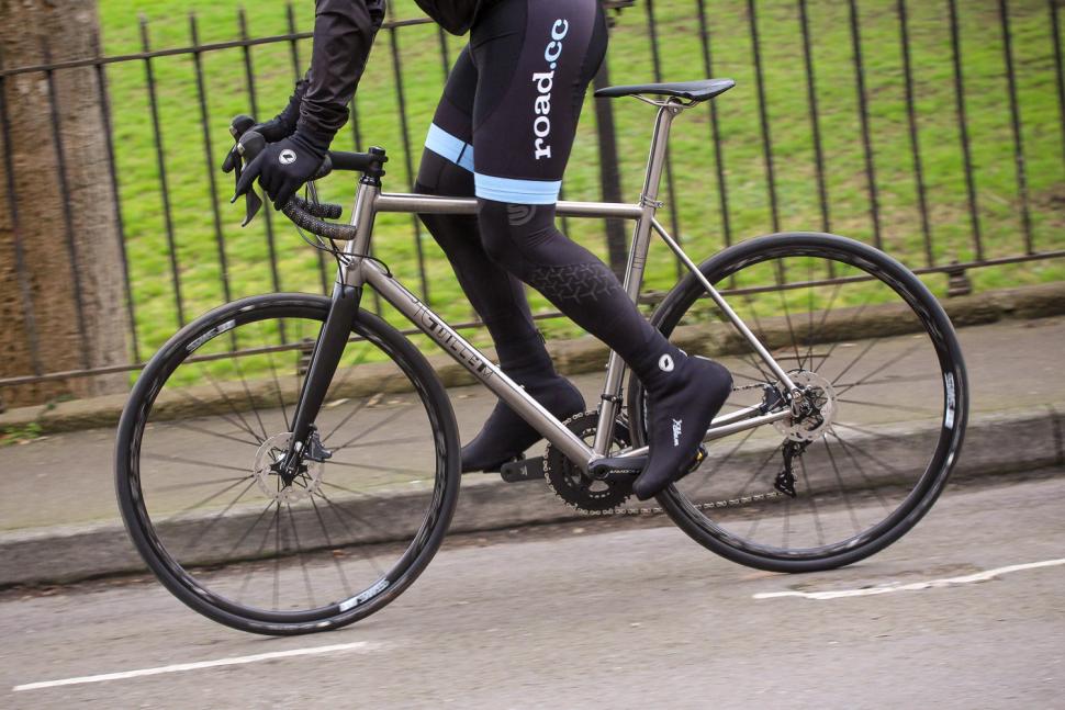 J.Guillem Orient - riding 2.jpg