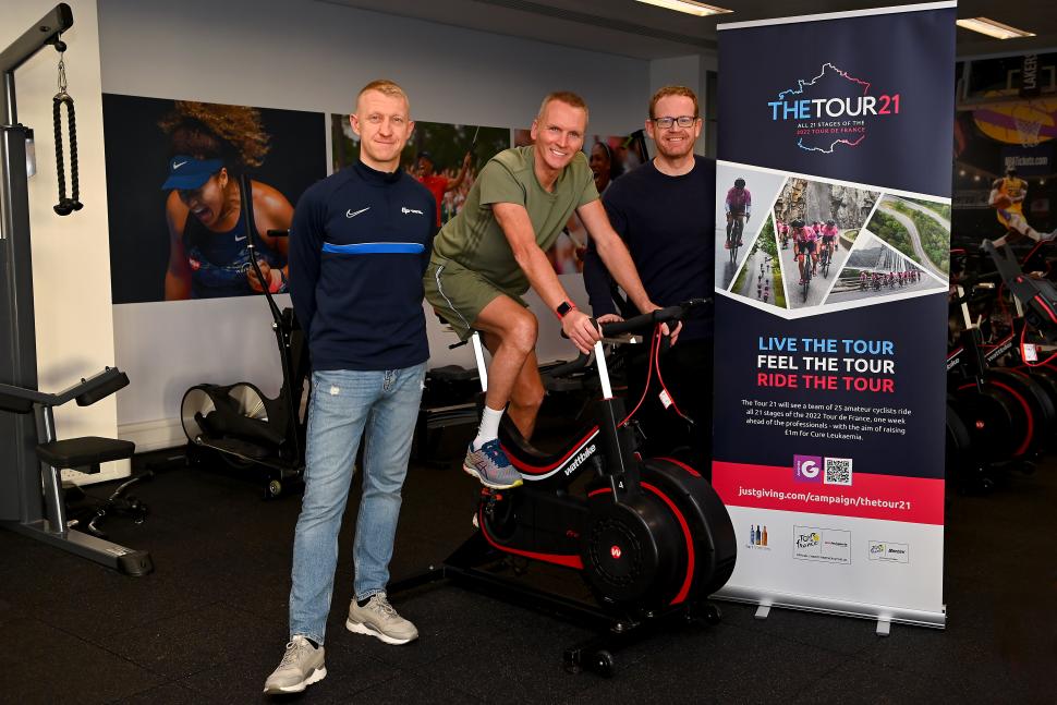 Jake Keeling, Geoff Thomas & Cure Leukaemia Chief Executive James McLaughlin 