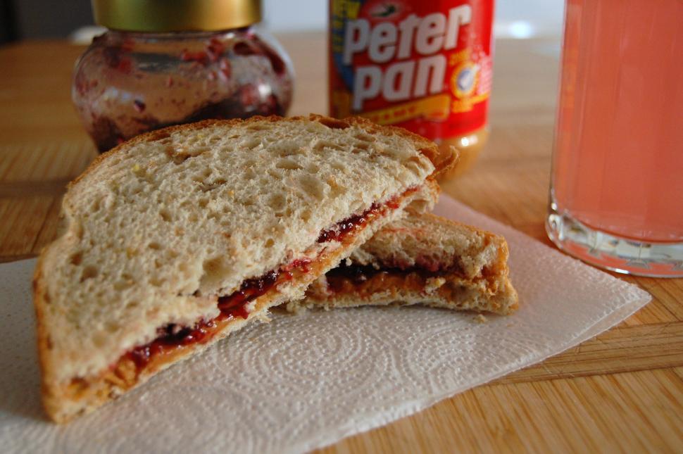 Jam sandwich (CC BY-NC-ND 2.0 jpellgen|Flickr).jpg