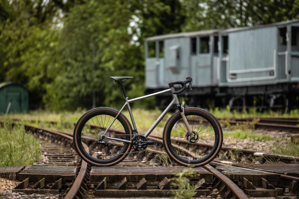 JLAVERACK_GRIT_AM64_Rock_Rail_Shoot-MAIN