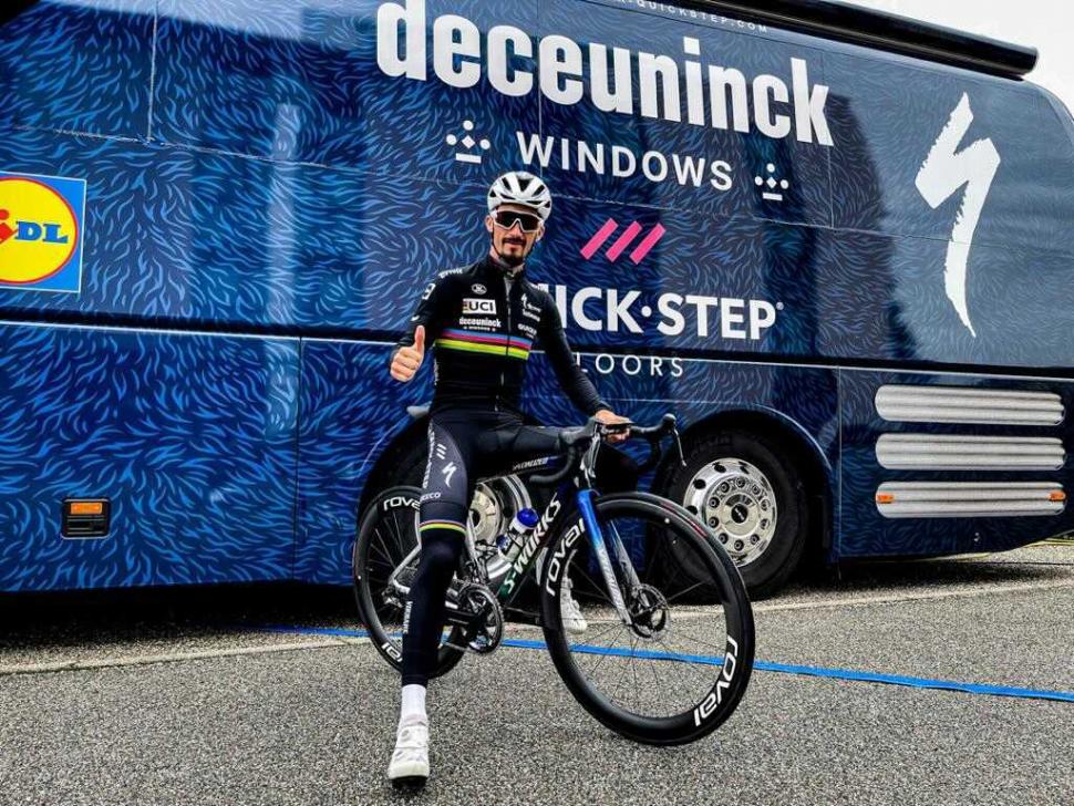 2022 Julian Alaphillipe World Championship Edition Specialized Tarmac SL7 13