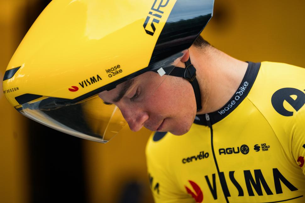 2024 Visma Lease a Bike Giro Aerohead 2.0 side profile (@vismaleaseabike on X)