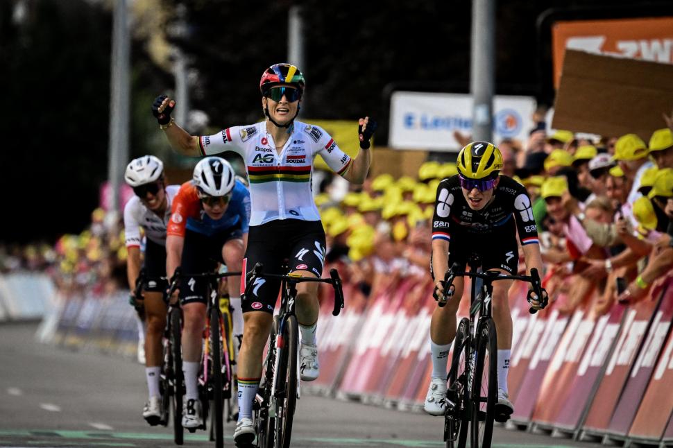 Kim Le Court wins stage 5, 2025 Tour de France Femmes