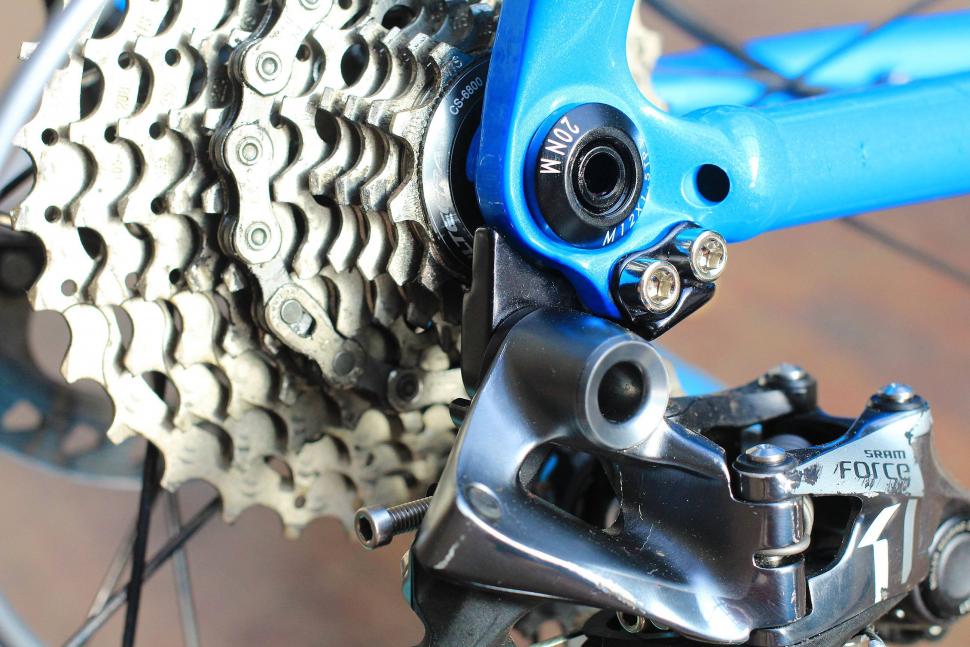 Kinesis Cross Race Evo - mech hanger 2.jpg