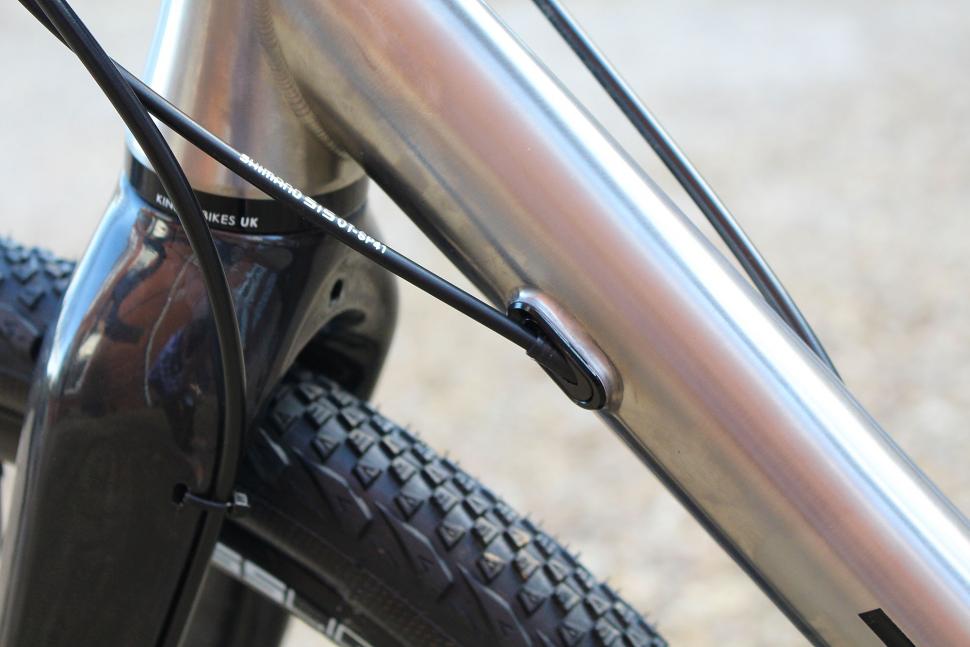 Kinesis Tripster ATR v2 - cable routing 2.jpg
