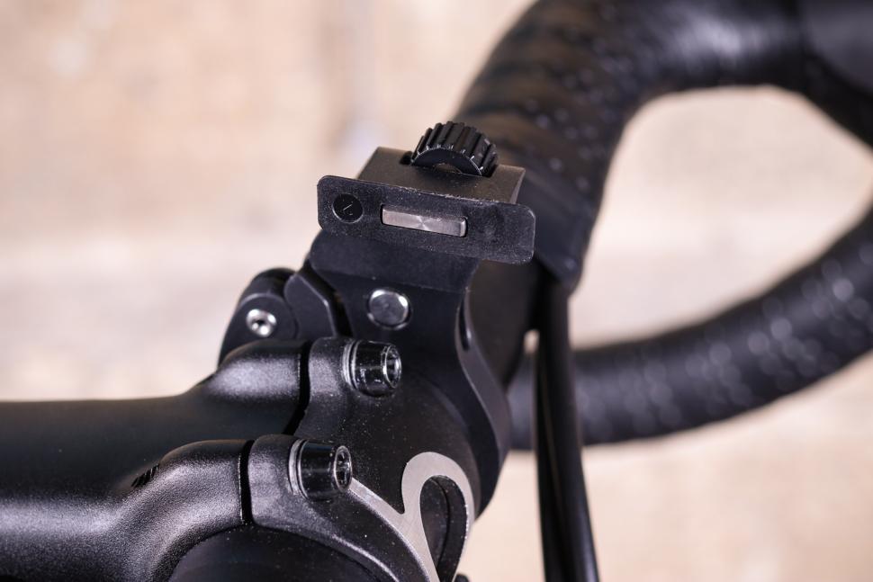 Knog PWR Trail Front Light - mount.jpg