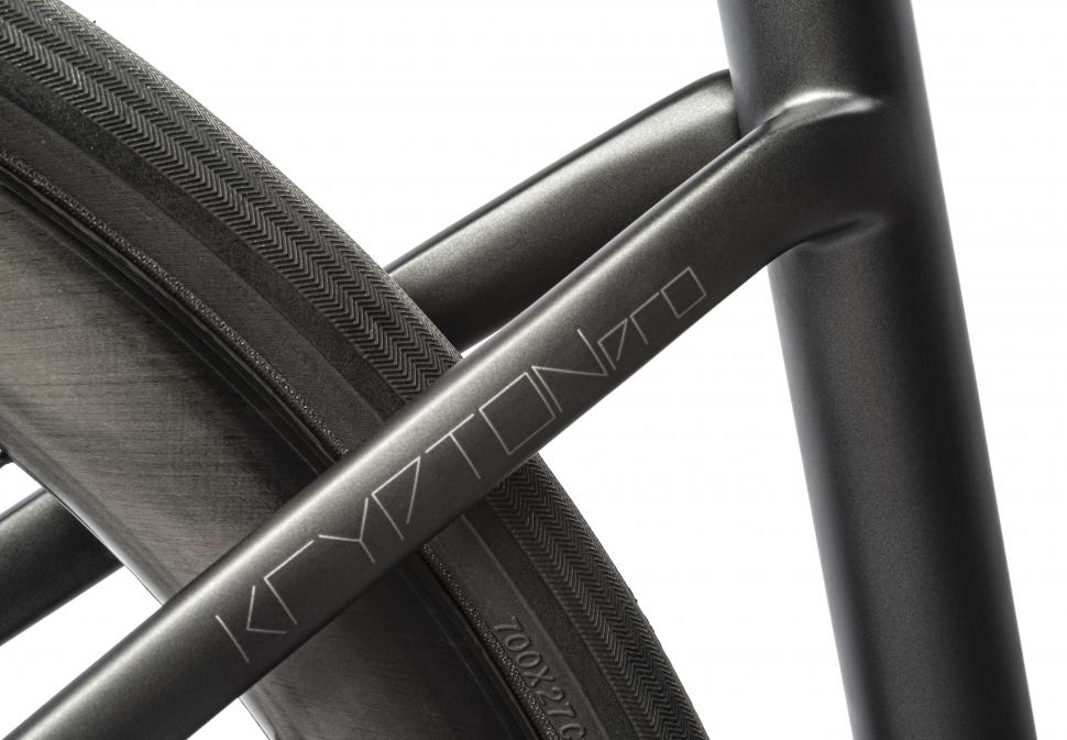 Krypton_Pro_Detail_haubans