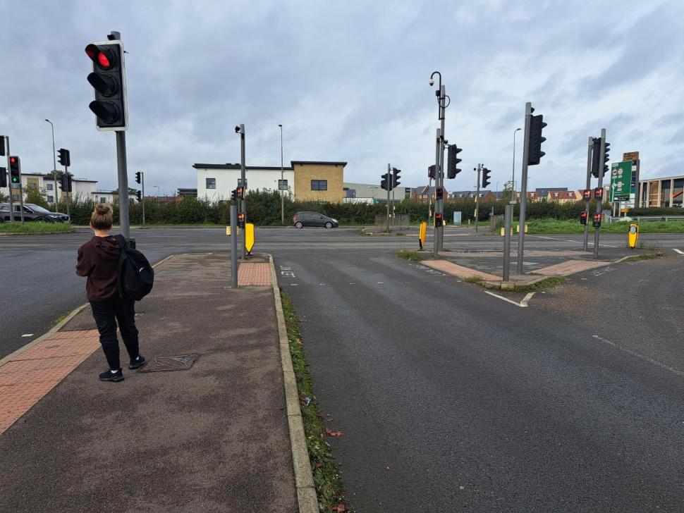 Lakeview Drive, Bicester 2 (Bicester Bike Users' Group)