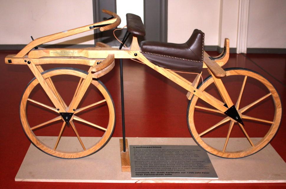 Laufmaschine (CC BY-NC-SA 2.0 baerchen57|Flickr).jpg