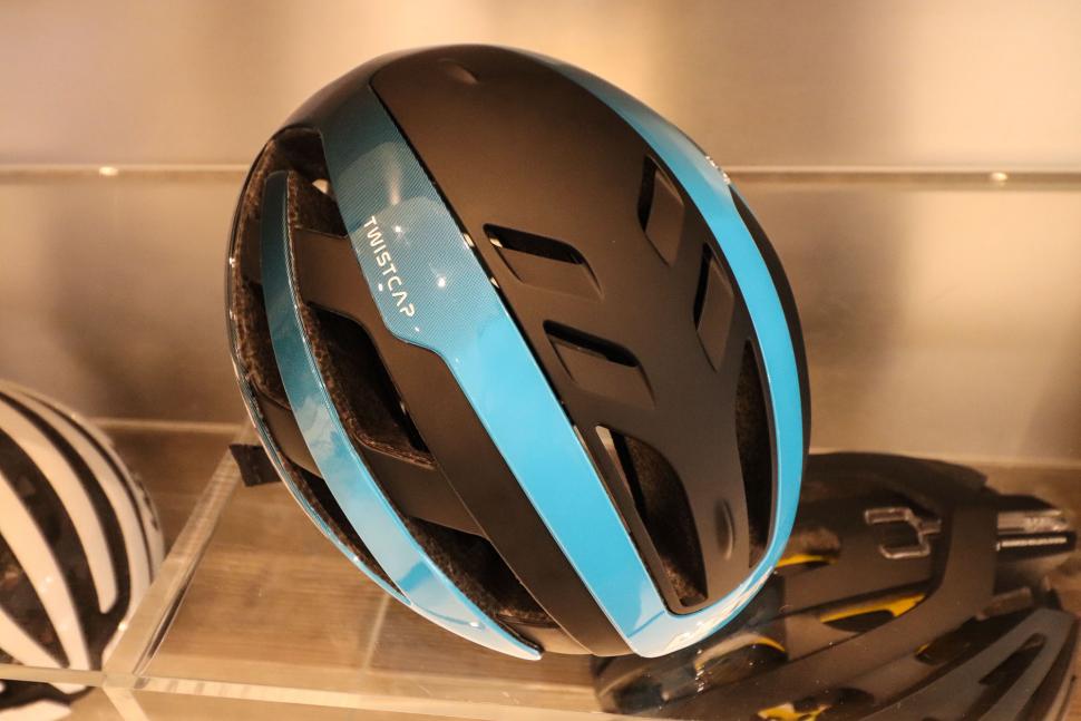 lazer_century_helmet-4.jpg