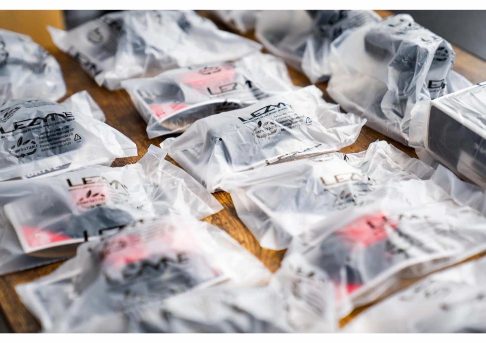 Lezyne packaging