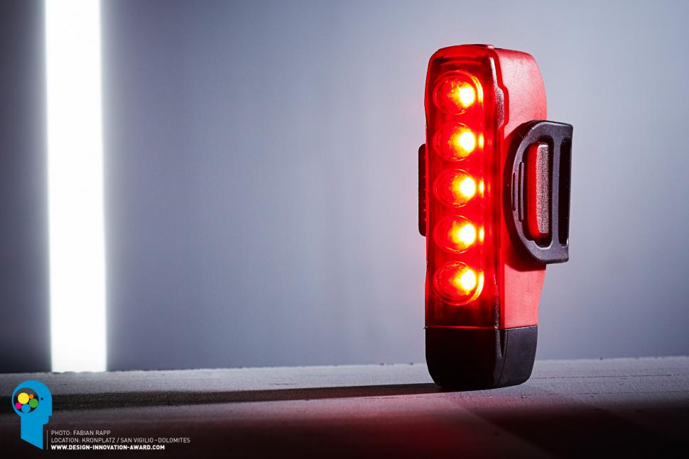 Lezyne-Strip-Drive-Pro-Award-FR1.jpg