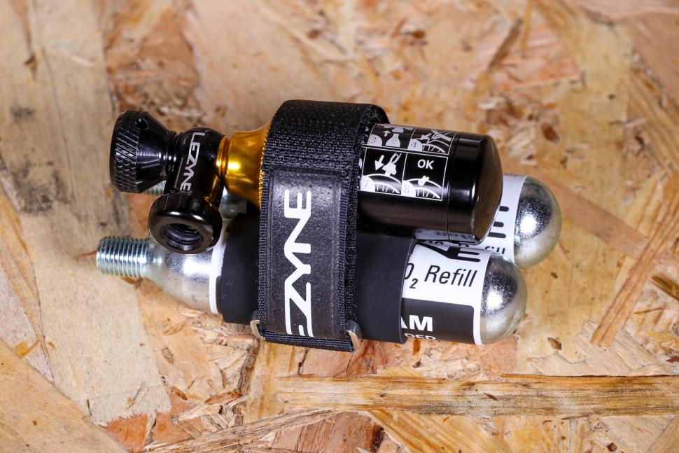 Lezyne Tubeless CO2 Blaster - packed.jpg