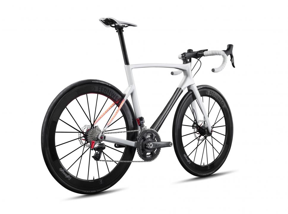 lightweight ride bike 1.jpg