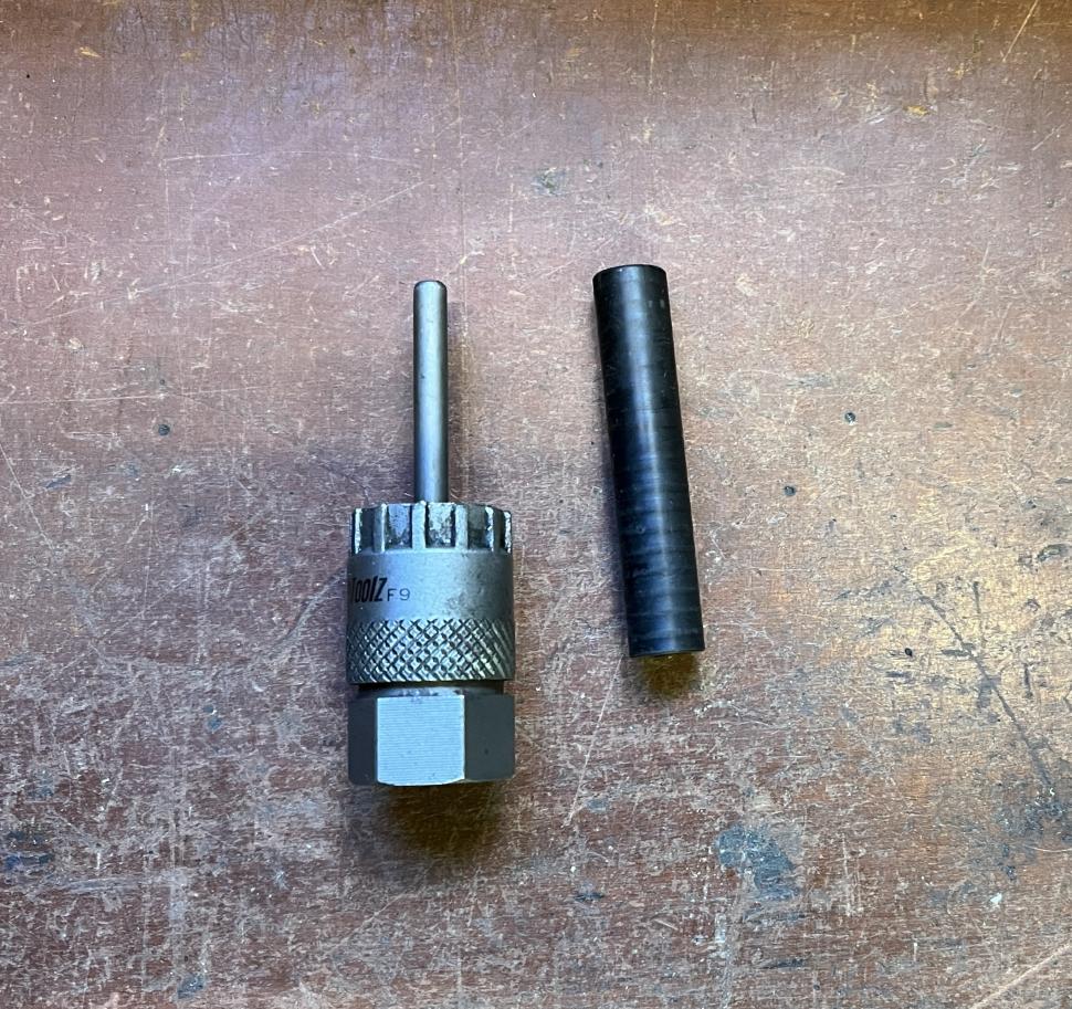 Lockring tool side