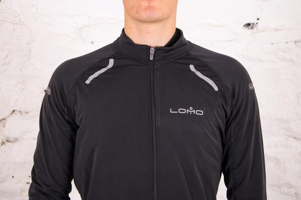 Lomo Winter Thermal Cycling Top - chest.jpg