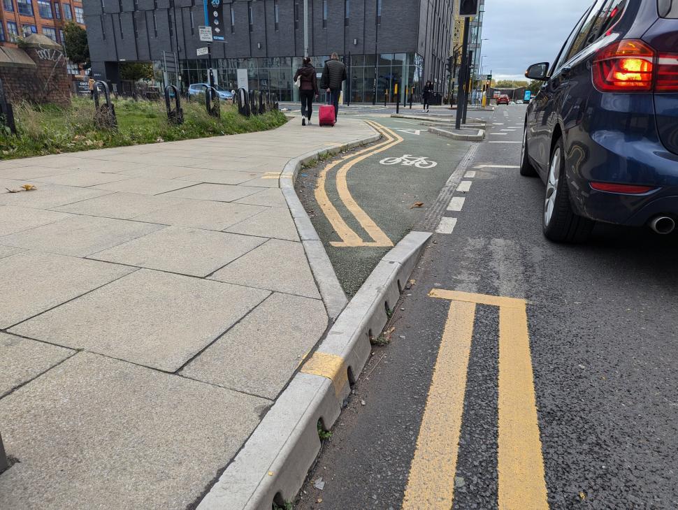 Manchester cycle lane kerb (Jack Fifield)