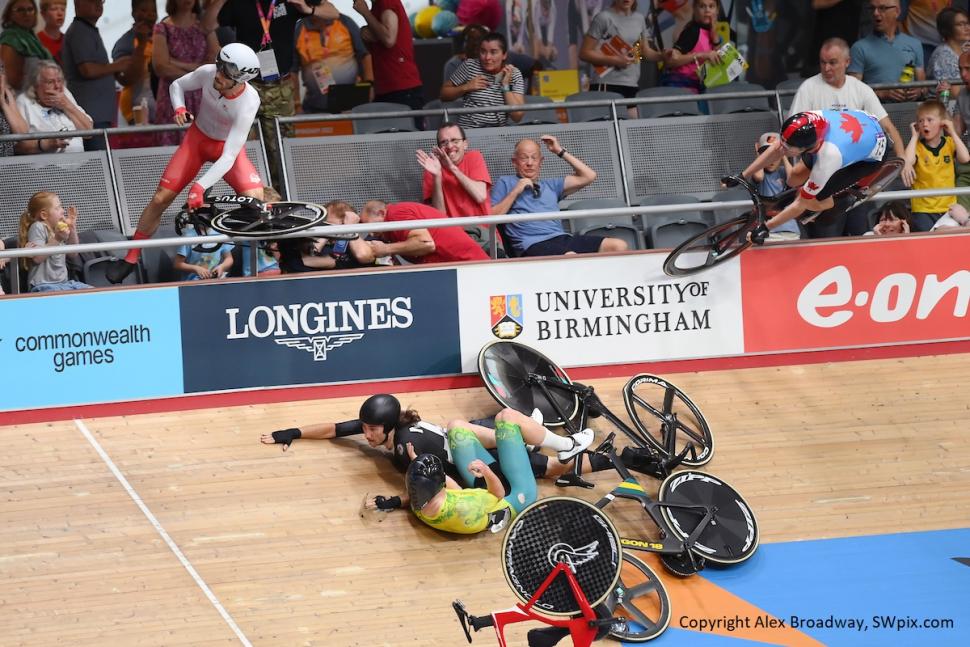 Matt Walls Commonwealth Games crash 02 (Copyright Alex Broadway, SWpix.com)