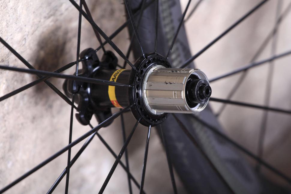 Mavic Cosmic Pro Carbon SL C wheelset - rear hub.jpg
