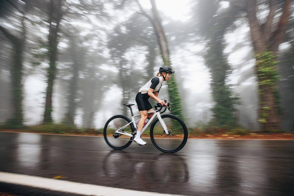 2023 Specialized Roubaix SL 8 riding 8