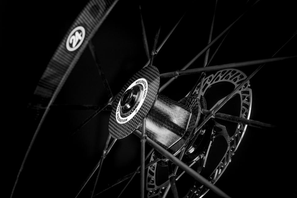 Meilenstein_24D_close_up_02.jpg