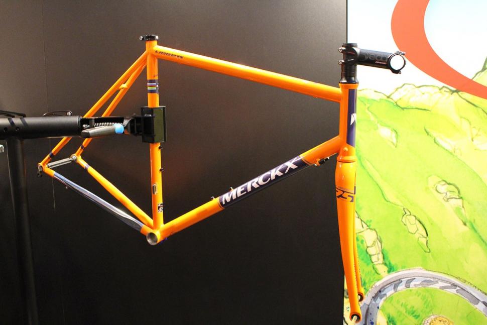 Merckx Liege75 frame (1).jpg