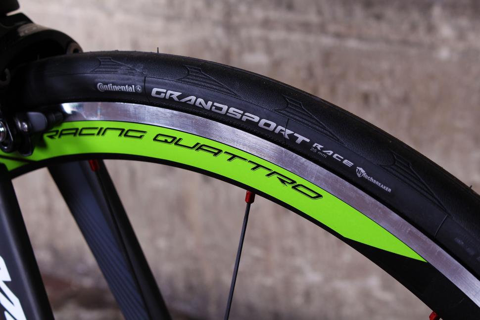 Merida Reacto 5000 - rim and tyre.jpg