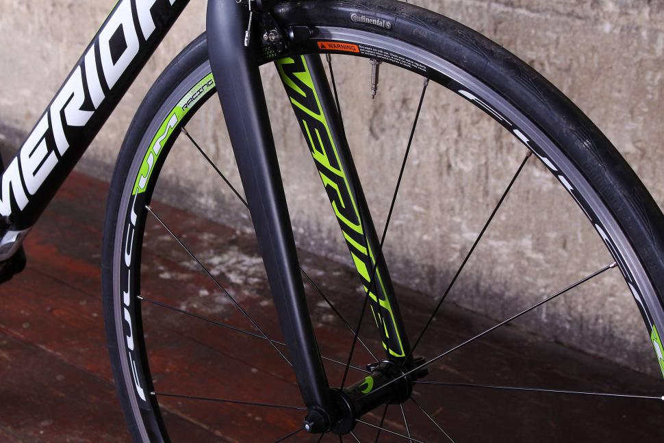 Merida Scultura 6000 - fork.jpg