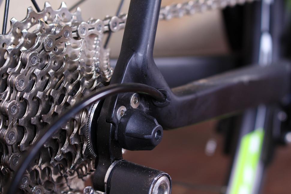 Merida Scultura 6000 - rear drop out.jpg