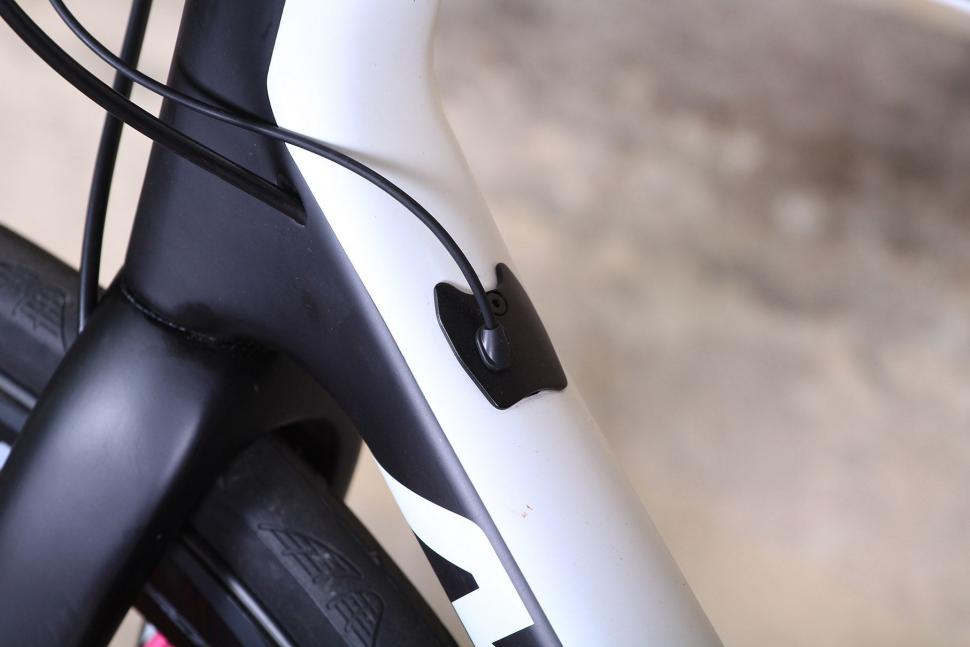 Merida Scultura Disc - cable route.jpg