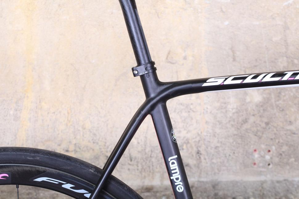 Merida Scultura Disc - seat tube junction.jpg