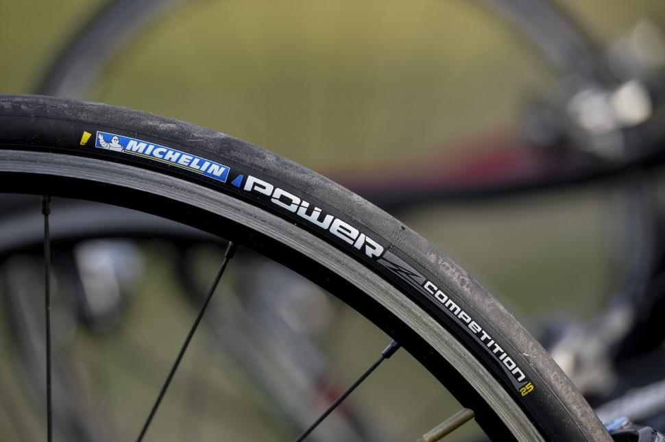 michelin power tyres9.jpg