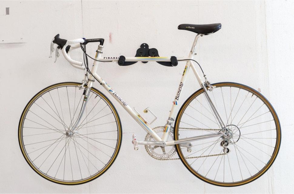 Miguel Induráin's 1994 Tour de France winning Pinarello via Catawiki