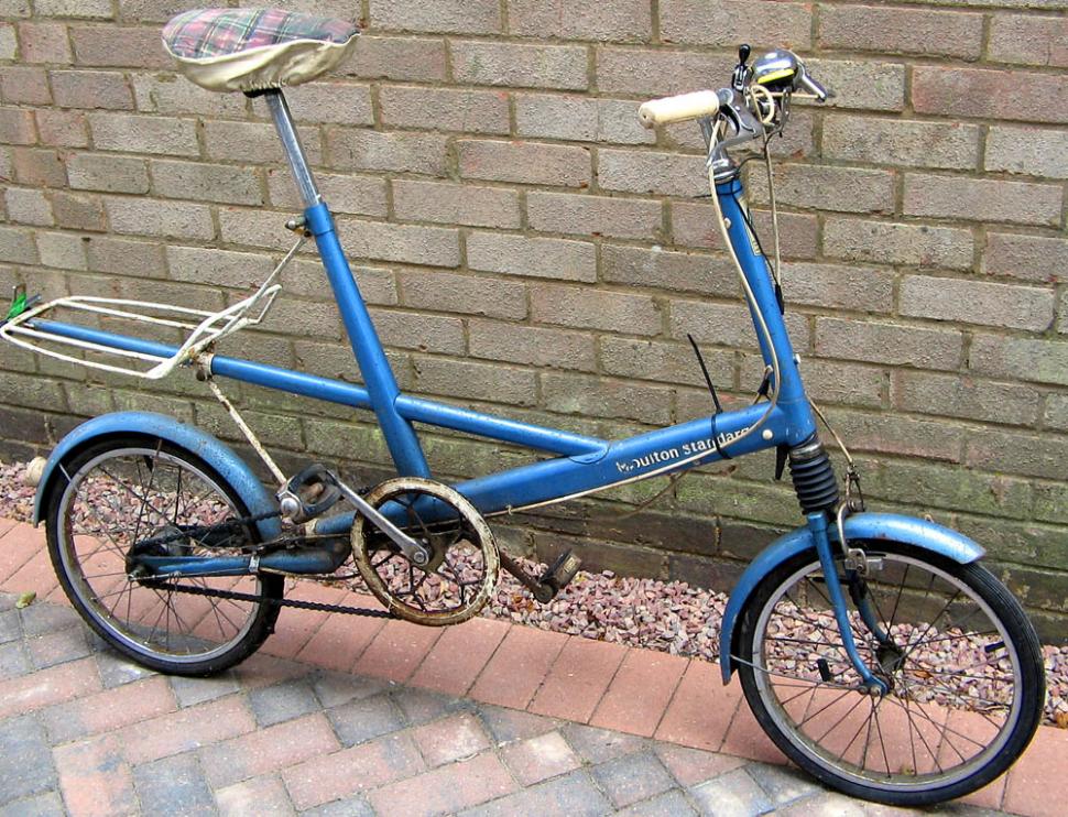 Moulton_Standard (Wikimedia Commons).jpg