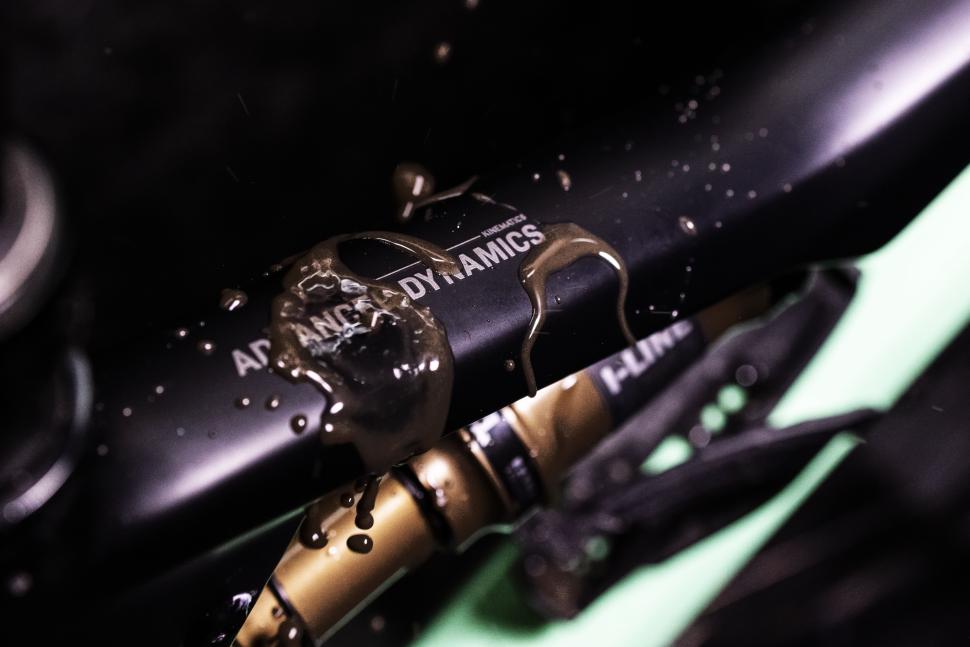 Muc Off silicone spray frame protection