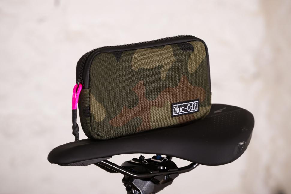 Muc-Off Essentials Case.jpg
