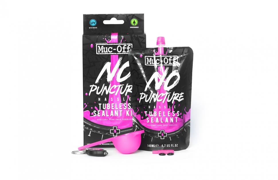 muc-off_no_puncture_hassle_tubeless_sealant_pouch_1.jpg
