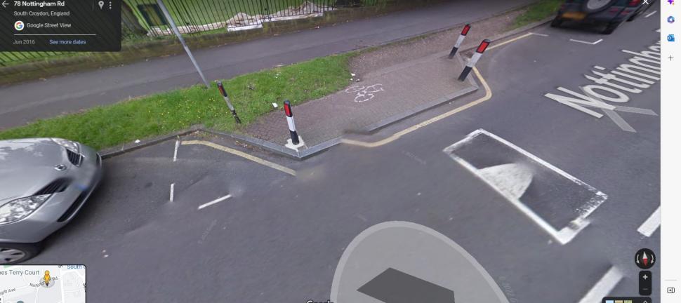 Narrow cycle lanes 5 Croydon