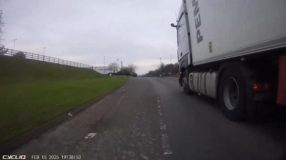 Near Miss of the Day 922 lorry driver