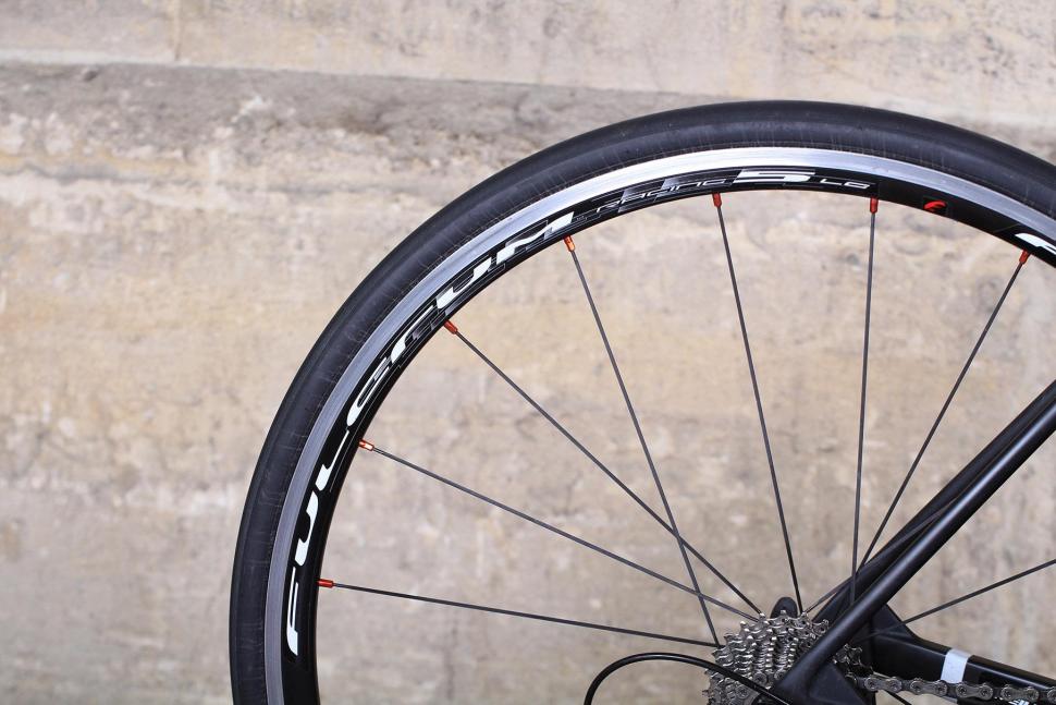 Neil Pryde Bura SL - rim.jpg
