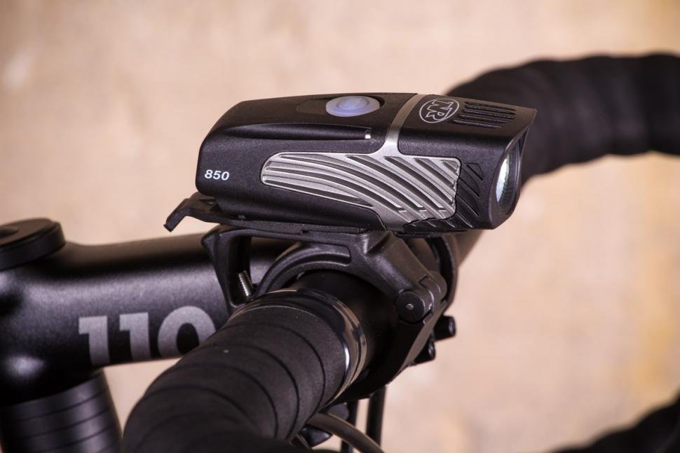 NiteRider Lumina Micro 850 - side.jpg