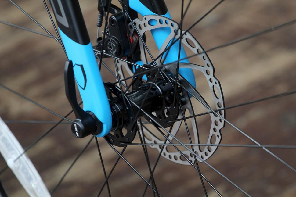 Norco Search - front hub.jpg