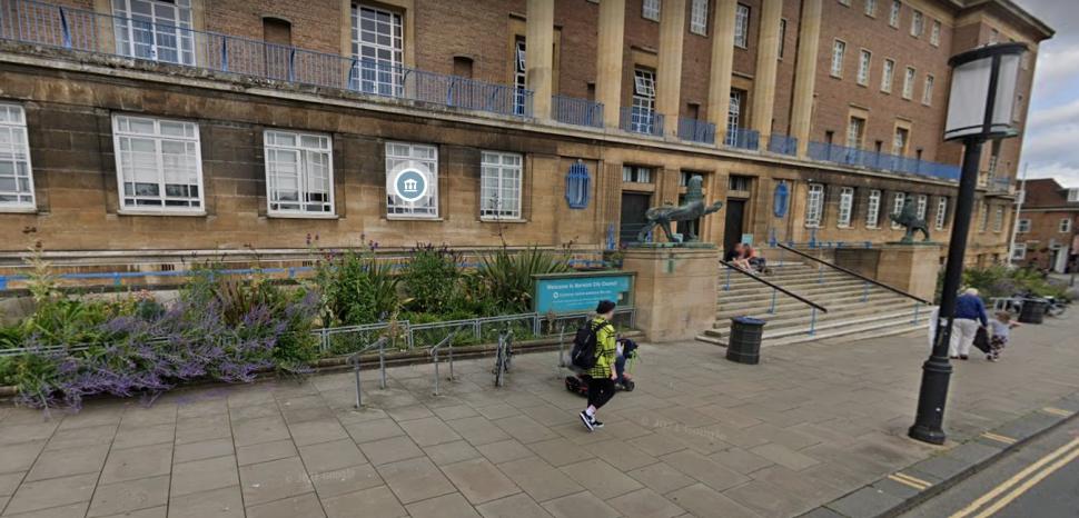 norwich city hall - google maps