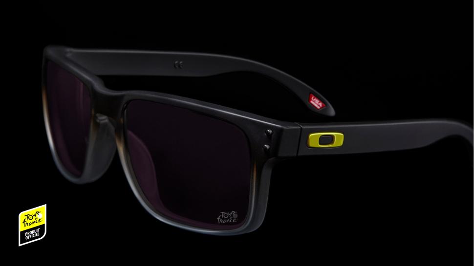 Oakley 2022 Tour de France Edition Holbrook