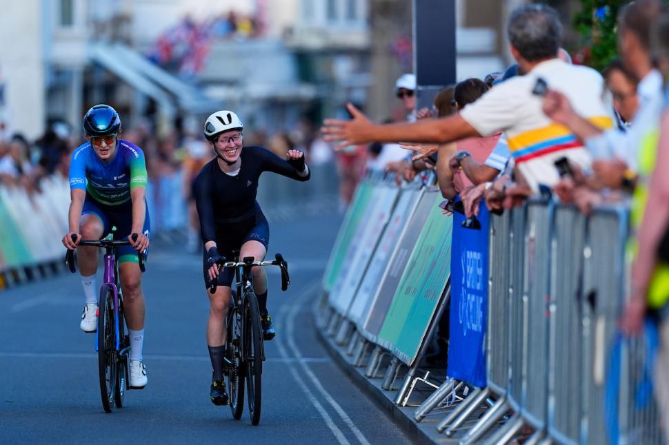 Anna Morris celebrates winning 2025 Dawlish Grand Prix