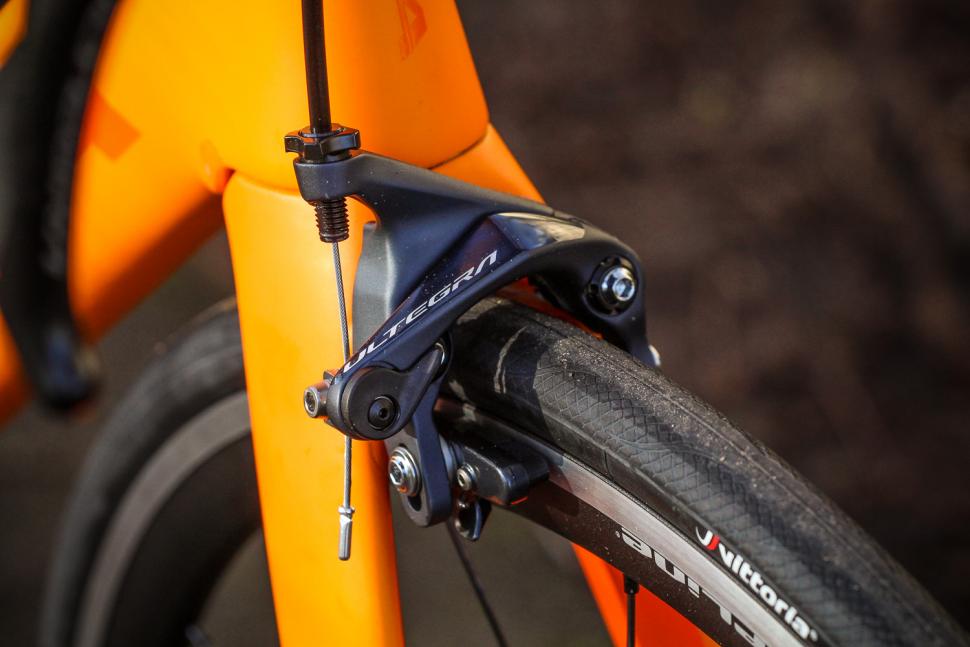 Orbea Orca Aero - front brake.jpg
