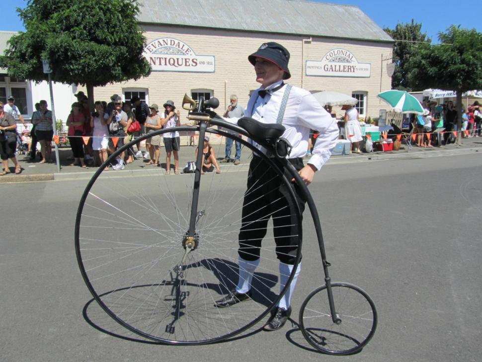 An Ordinary and rider (CC BY-NC 2.0 Rachel Wray:Flickr)