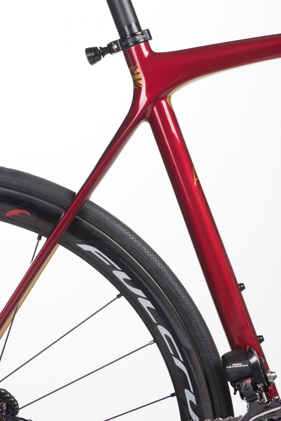Orro Gold Signature 10 (1).jpg