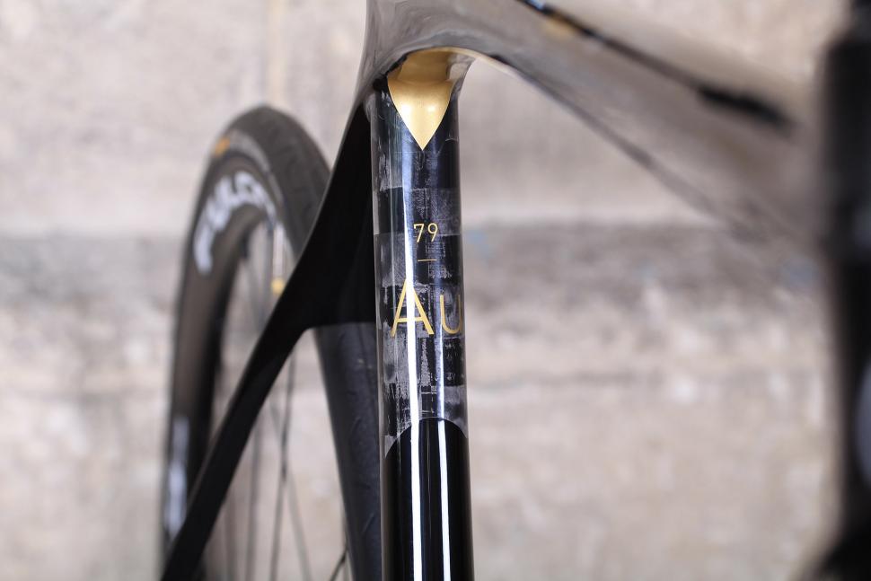 Orro Gold STC Disc - seat tube decal.jpg